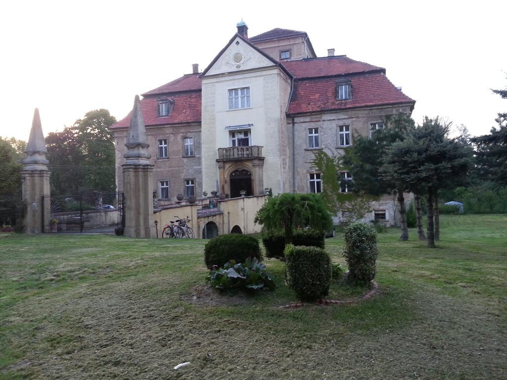 Palac Jastrowiec Exteriör bild
