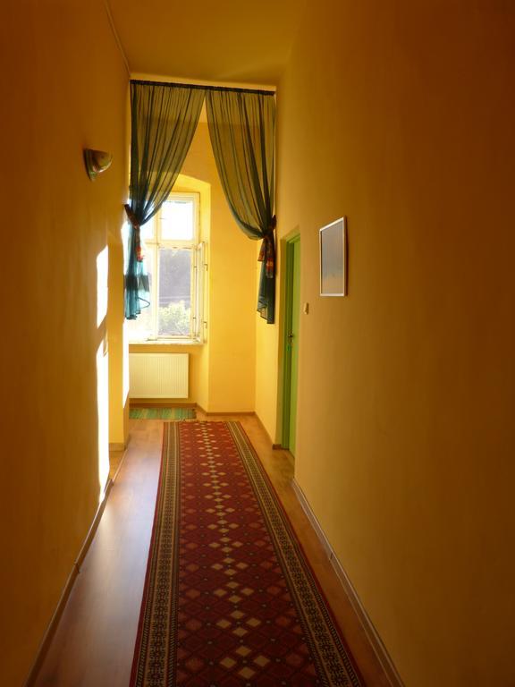 Palac Jastrowiec Exteriör bild