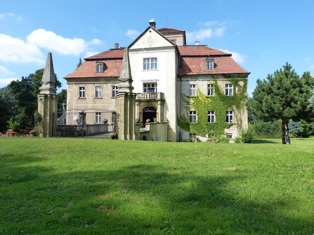 Palac Jastrowiec Exteriör bild
