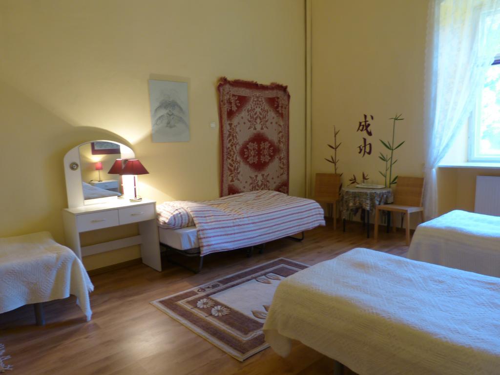 Palac Jastrowiec Exteriör bild